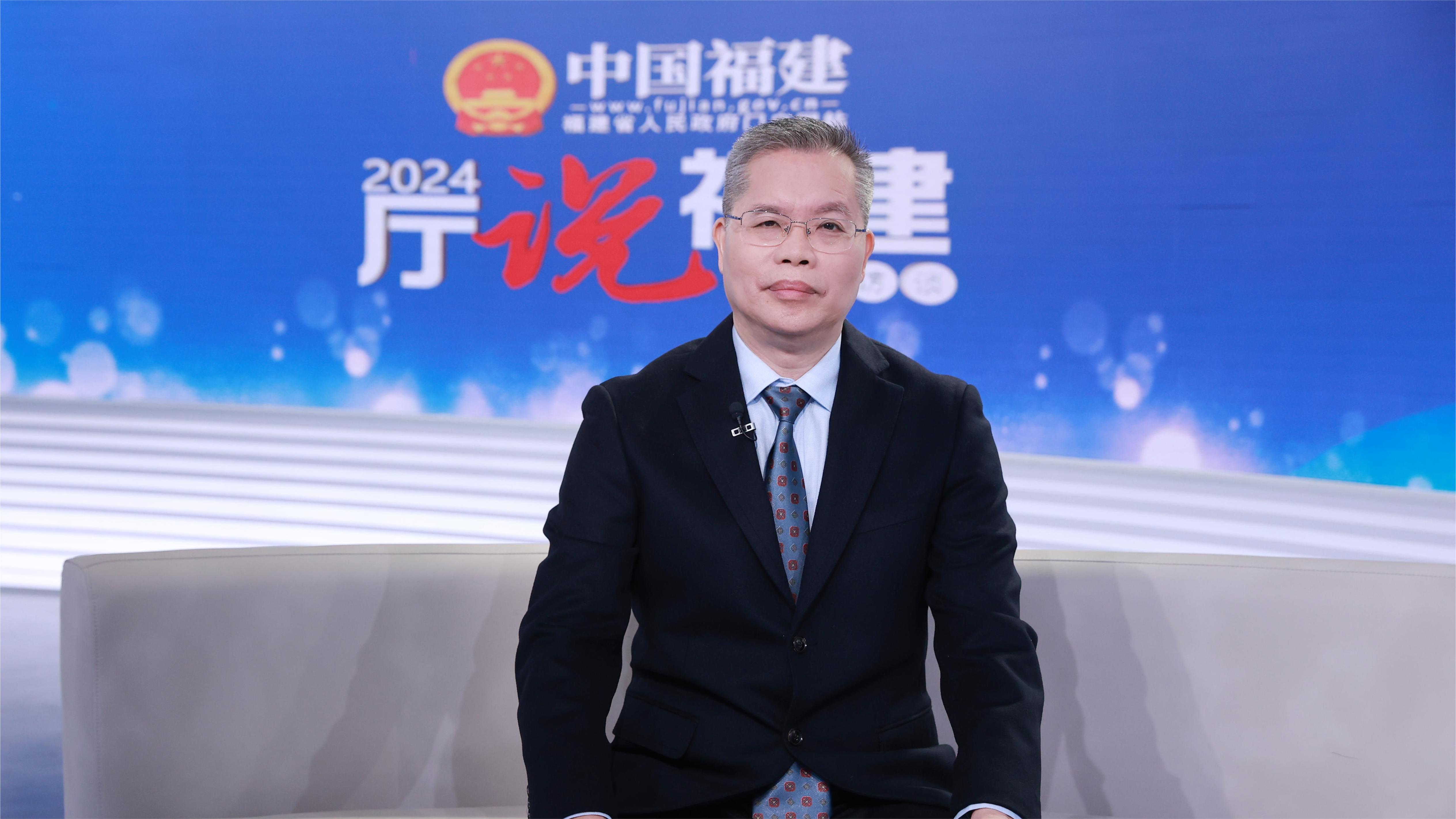 嘉宾接受访谈.JPG